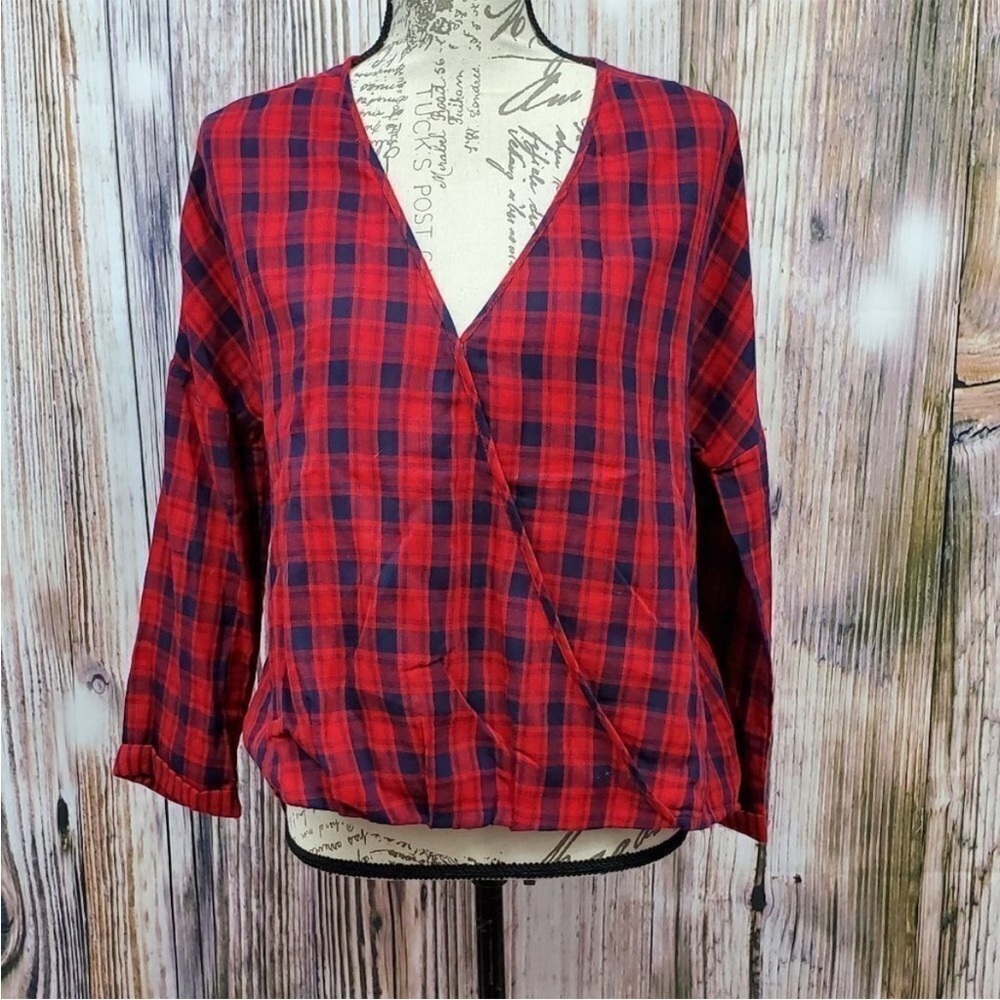 Chic Red and Black Wrap Blouse with Long Sleeves